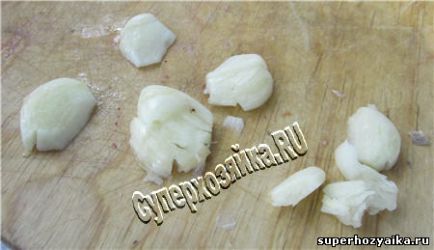 Куриные крылышки очень вкусные с чесноком чеснок - приправа для куриных крылышек